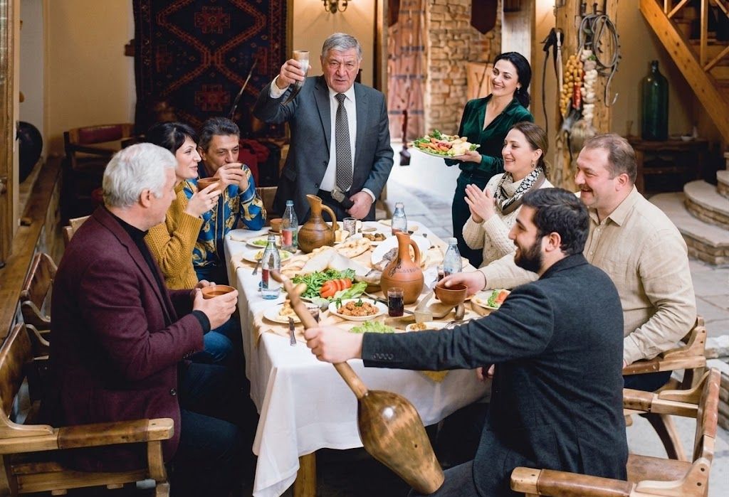 Georgische Gastfreundschaft: Einladung und Feier in Georgien